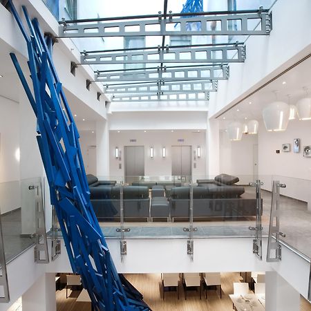 Hotel Aqua By Happyculture Saint-Gilles Bagian luar foto