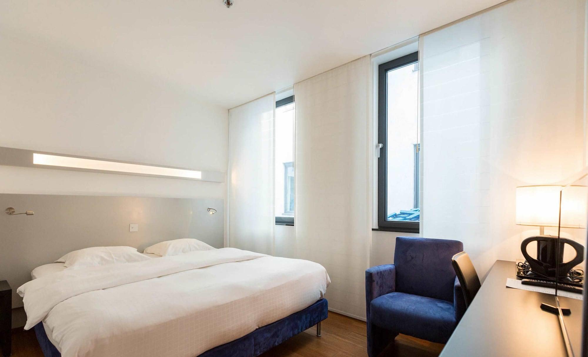 Hotel Aqua By Happyculture Saint-Gilles Bagian luar foto