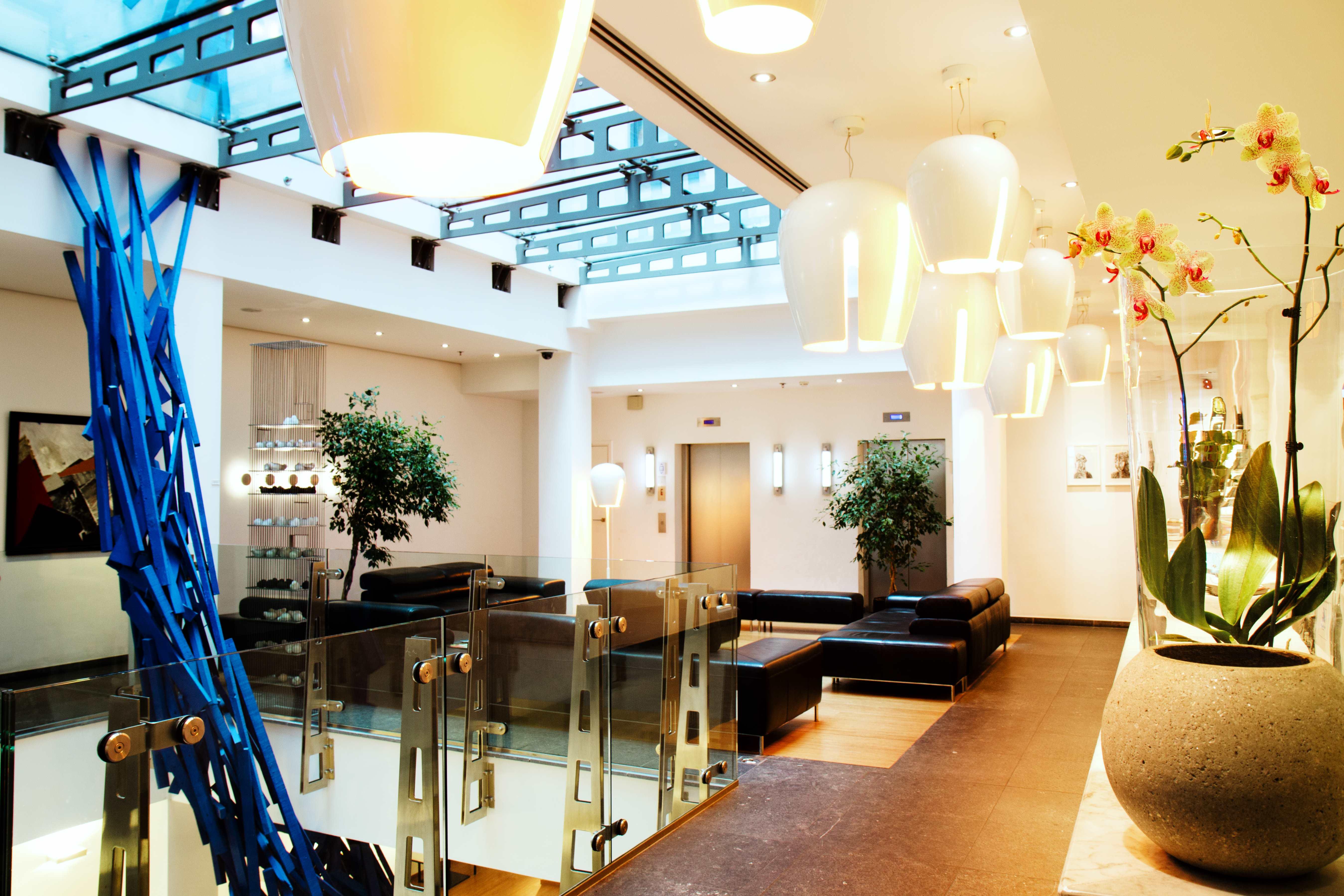 Hotel Aqua By Happyculture Saint-Gilles Bagian luar foto
