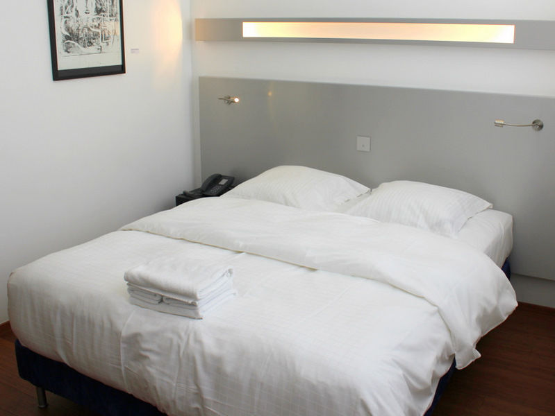 Hotel Aqua By Happyculture Saint-Gilles Bagian luar foto