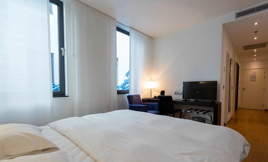 Hotel Aqua By Happyculture Saint-Gilles Bagian luar foto